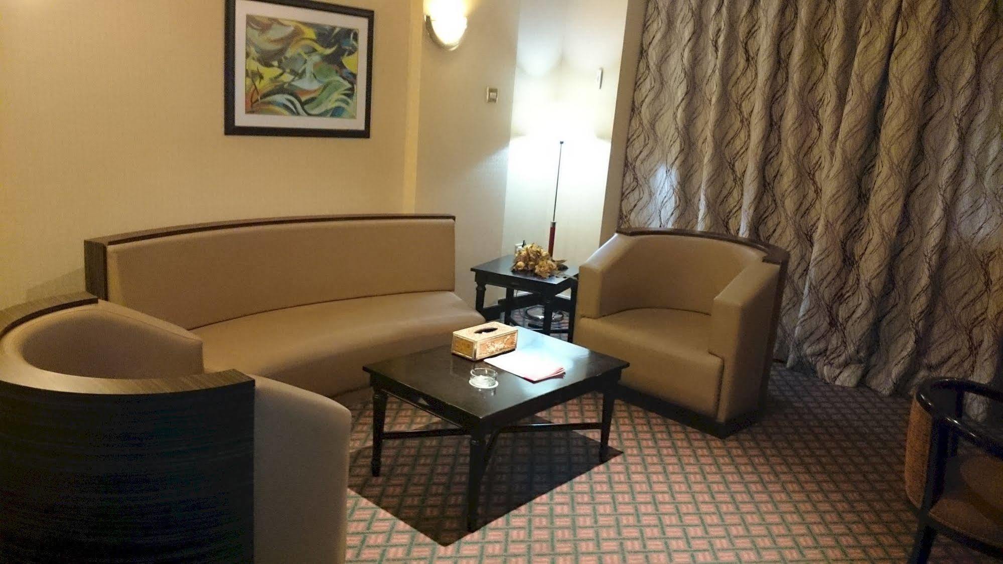 Sandras Inn Dubai Exterior photo
